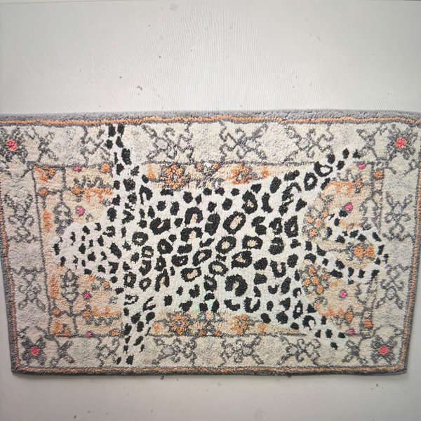 Octavia Tufted Cotton Leopard Bath Mat