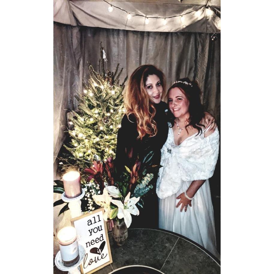 The bride and one of her best friends, Suzy Elsamanoudi:)