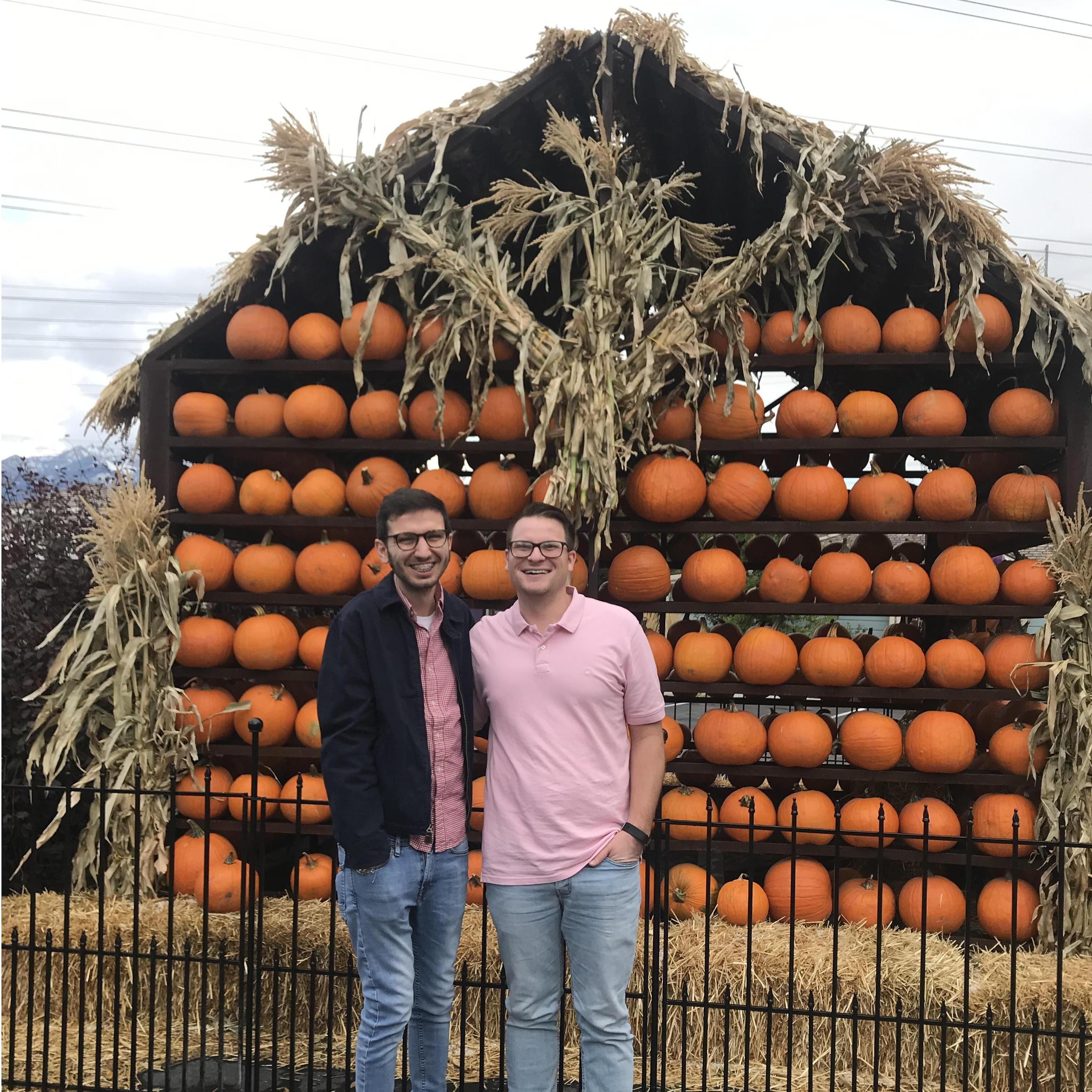 Jesus's favorite time of year! Fall 2019
¡La época favorita del año de Jesús! Otoño 2019