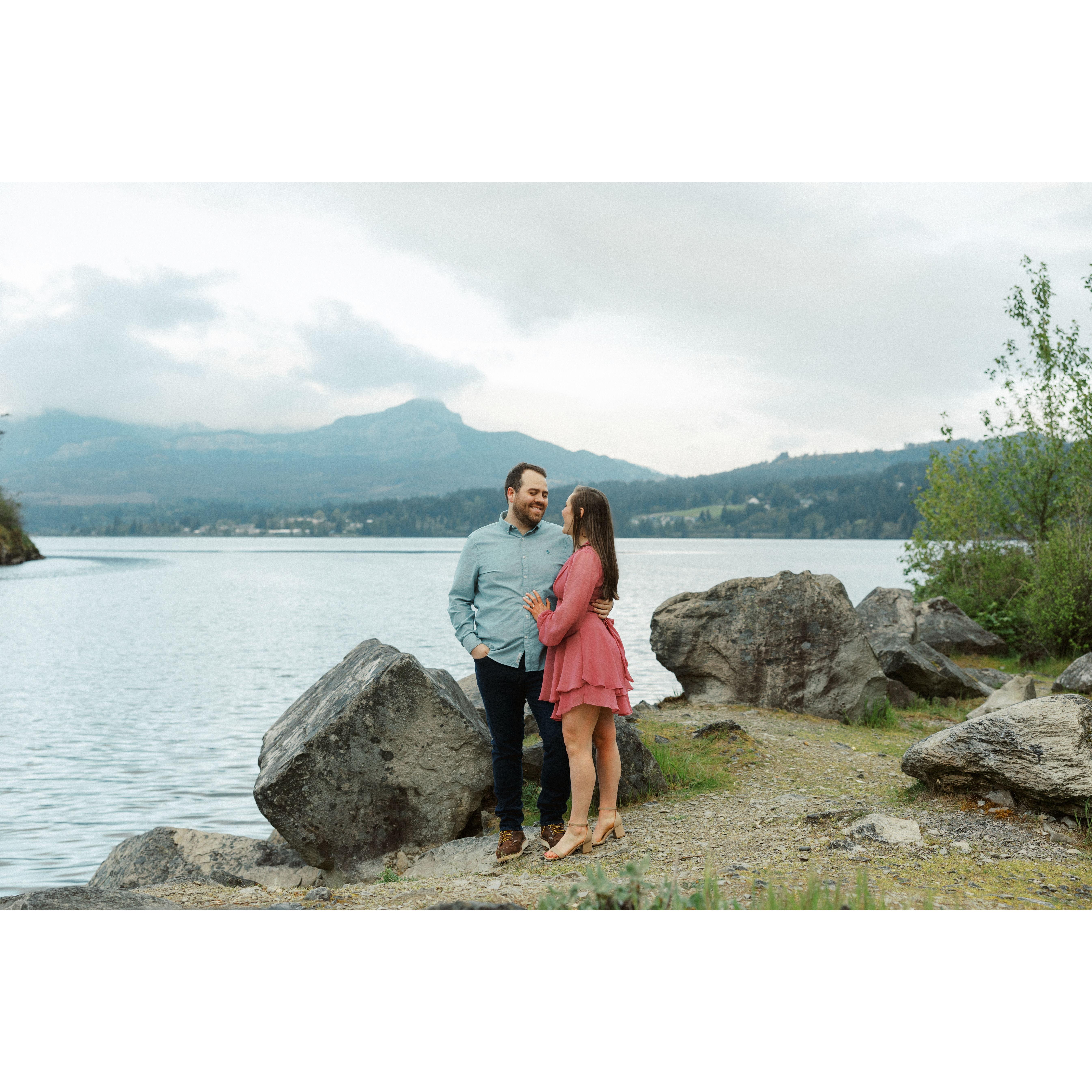 Engagement photos, Hood River, OR - April 2024