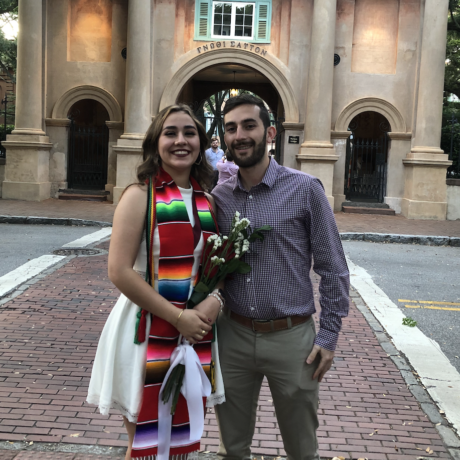 This was for Arianna's College graduation in 2021.
Esta fue para la graduación de la universidad de Arianna, en el 2021.