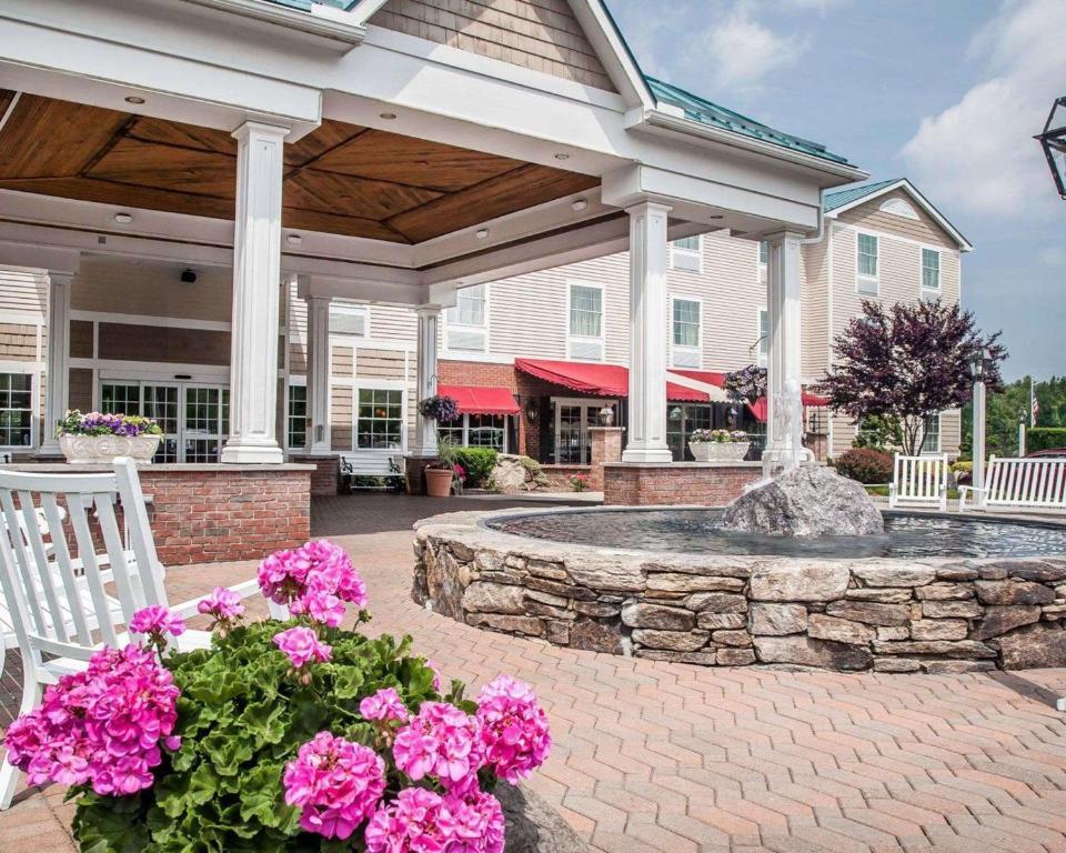 The Wedding Website of Amanda Bohart and Tom Sullivan