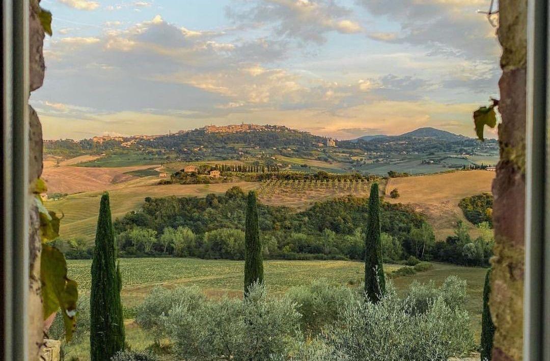 The Wedding Website of Julia Malone and Tiger Graham