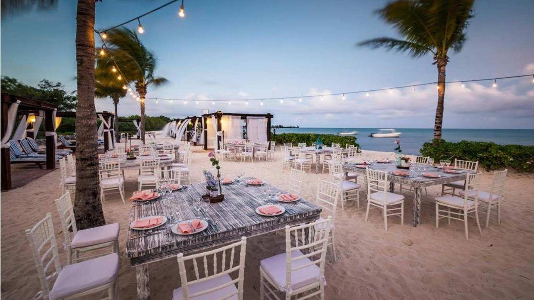 The Wedding Website of Roberto Calderon and Andrea Ayala
