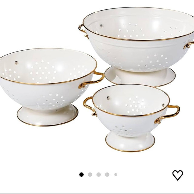 Metal Colander Set of 3, Strainer Basket with Handles perfect for Spaghetti, Pasta, Berry, Vegetable, Fruit, Solid Base Powder Coated Kitchen Essential Strainer Set, 1 & 3.5 & 5 Qt (Cream)