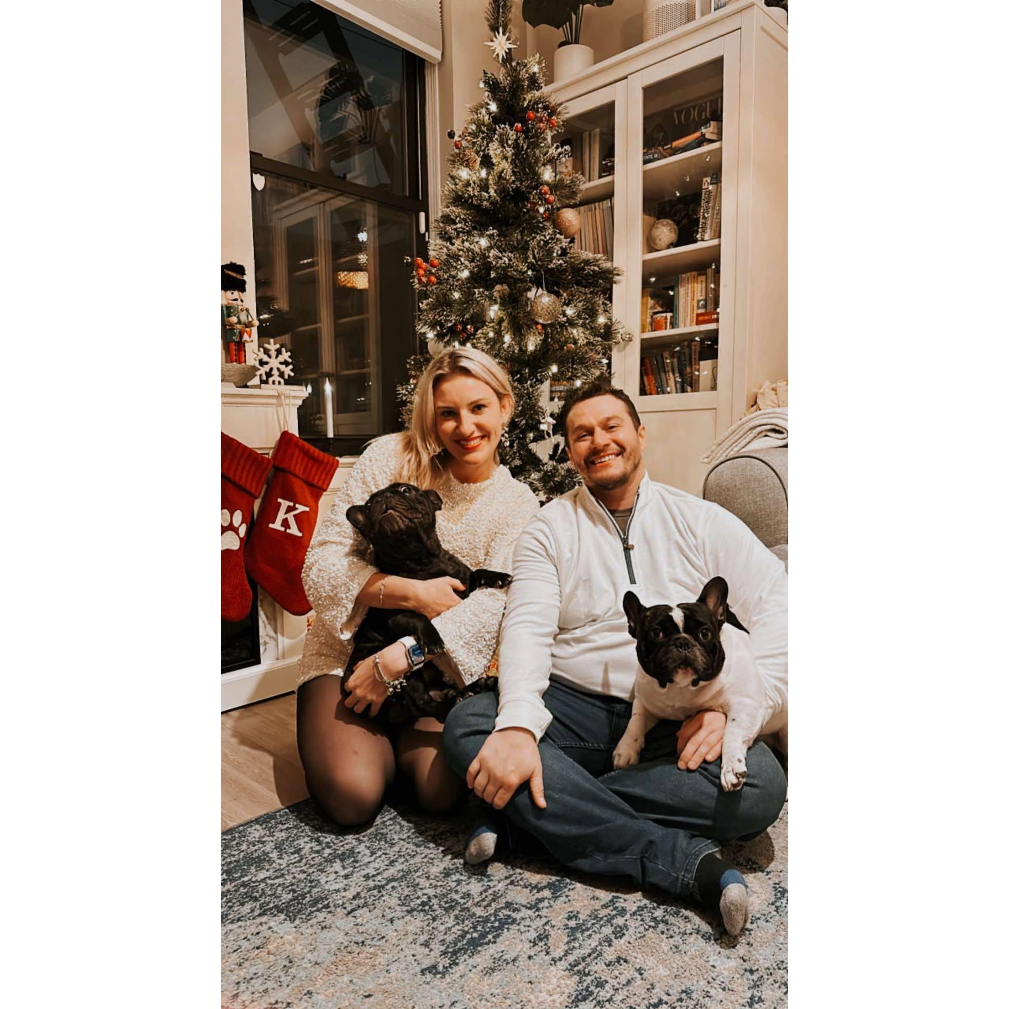 First Christmas. 2023
We only knew each other for a short time and Kate's sister was visiting her. In the end, Casey fell under Kate's spell and decided to keep her forever.
