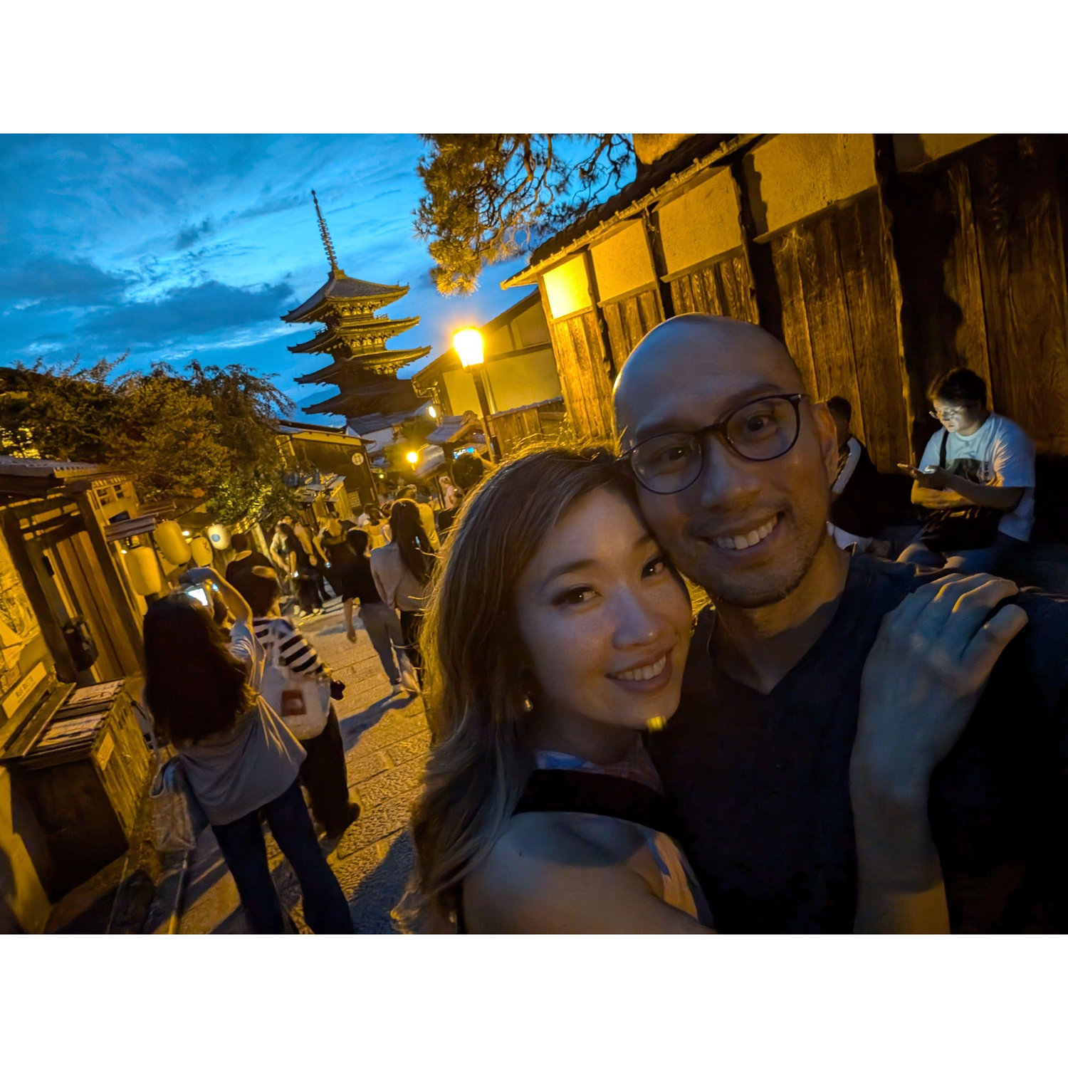 Japan photo but I don't know how to photoshop randos out of the background