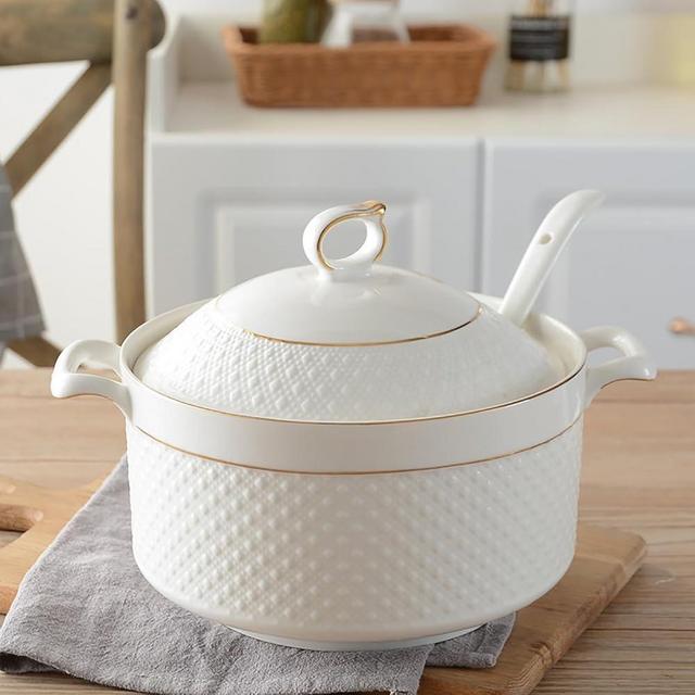 LAAMMIAM White Soup Tureen with Gold Design,Double Handle Soup Serving Bowl with Lid and Spoon Bone China Tableware,2.2L