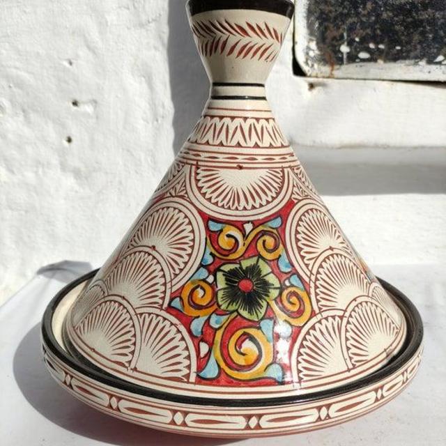Beautiful Moroccan ceramic tagine/ hand-painted tagine/decorative tagine/kitchen utensils/service tagine/large Moroccan tagine