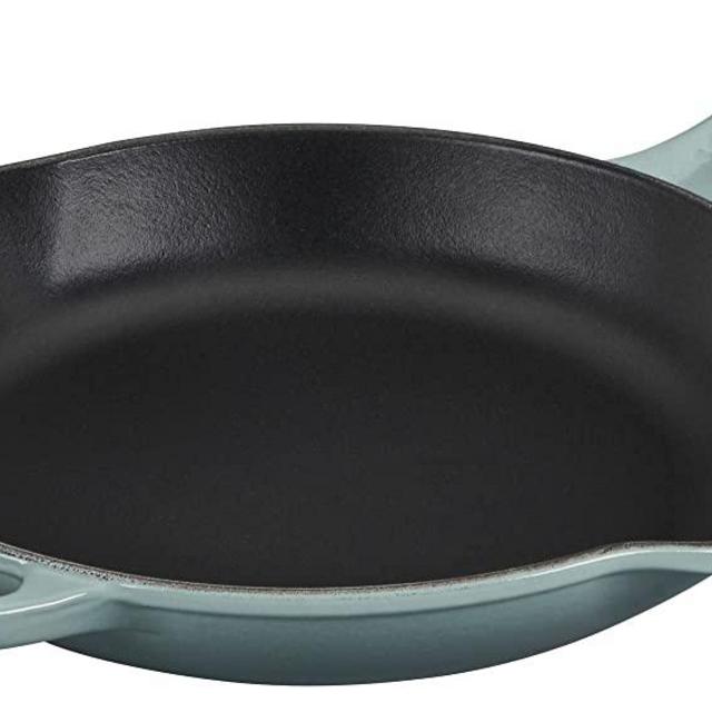 Le Creuset Cast Iron Signature Iron Handle Skillet, 10.25" (1-3/4 Qt), Sea Salt