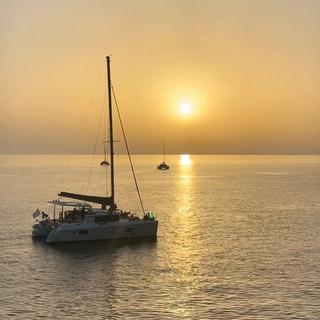 Luxury Sunset Cruise with Ammoudi Bay Views for 2 - Santorini