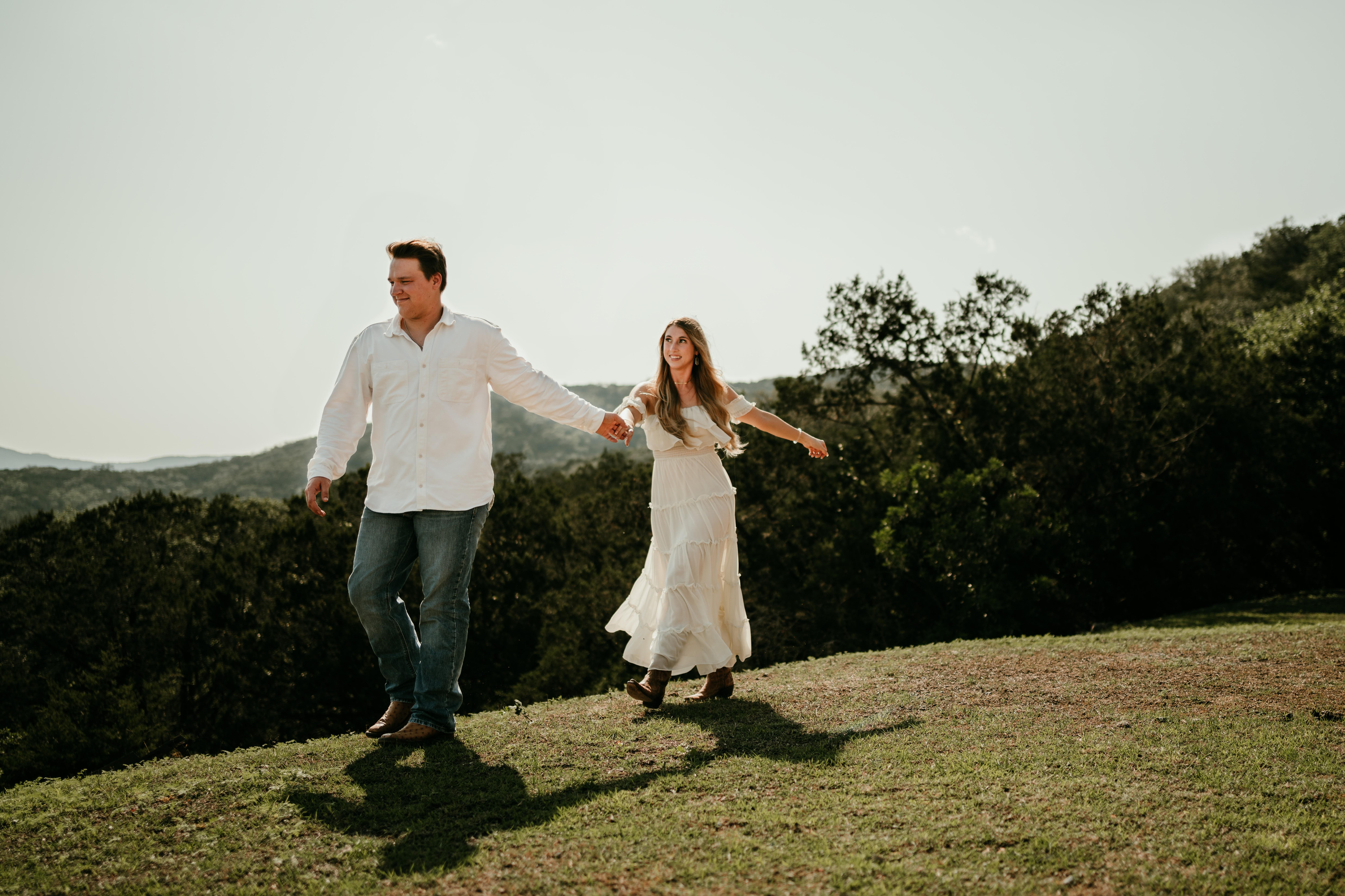 The Wedding Website of Halle Jane Begwin and Peter Rondeau