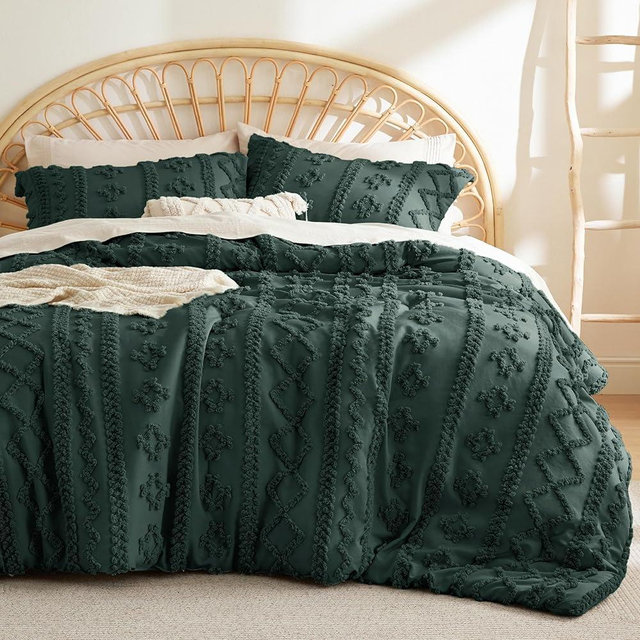 Bedsure Tufted Boho Comforter Set King Size - Dark Emerald Green Boho Bedding Comforter Set, 3 Pieces Farmhouse Shabby Chic Embroidery Bed Set, Gifts for Woman, Soft Jacquard Comforter