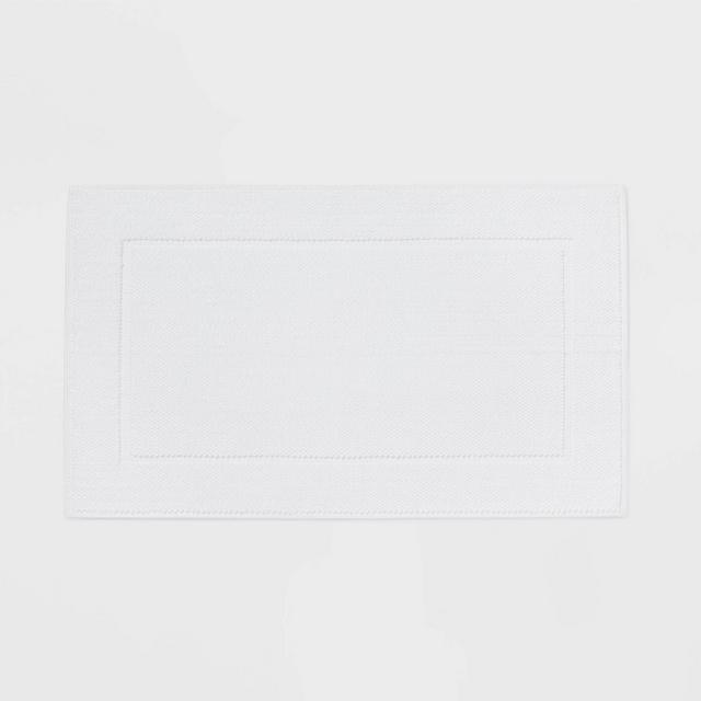 21"x34" Spa Plush Bath Mat White - Threshold™