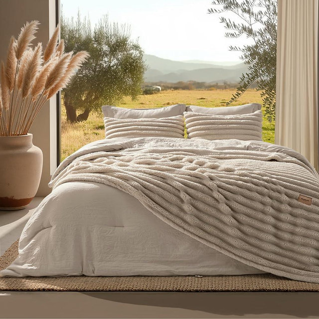 Bedsure Gentlesoft™ 2-in-1 King Size Comforter Set and Detachable Fluffy Blanket, Beige Bedding Set for All Season Use, SnapTech™ Design for Space Saving (Includes 2 Pillow Shams, 2 Pillowcases)
