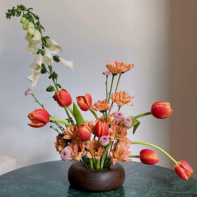 Ikebana Walnut Vase (Saturn)