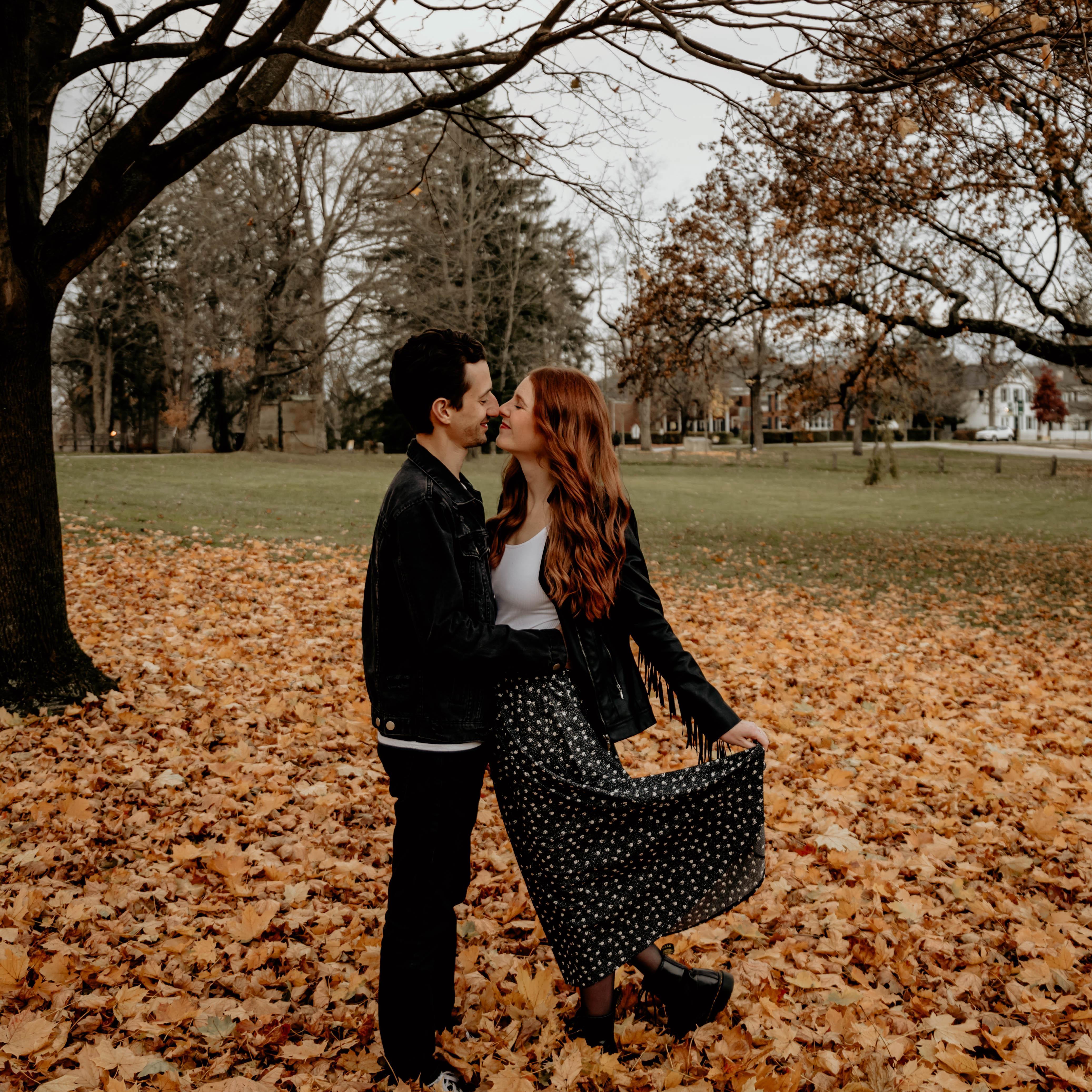 Fallin' in love, a huge thank you to Alexa's sister, Tori, for our engagement photos!