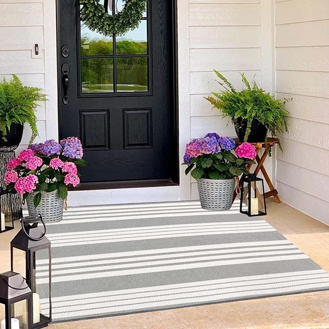 BUAGETUP Grey and White Outdoor Rug 3'x 5' Hand-Woven Cotton Washable Rug Striped Front Porch Rug Machine Washable Indoor/Outdoor Area Rug Floor Mat for Farmhouse/Layered Door Mats/Living Room
