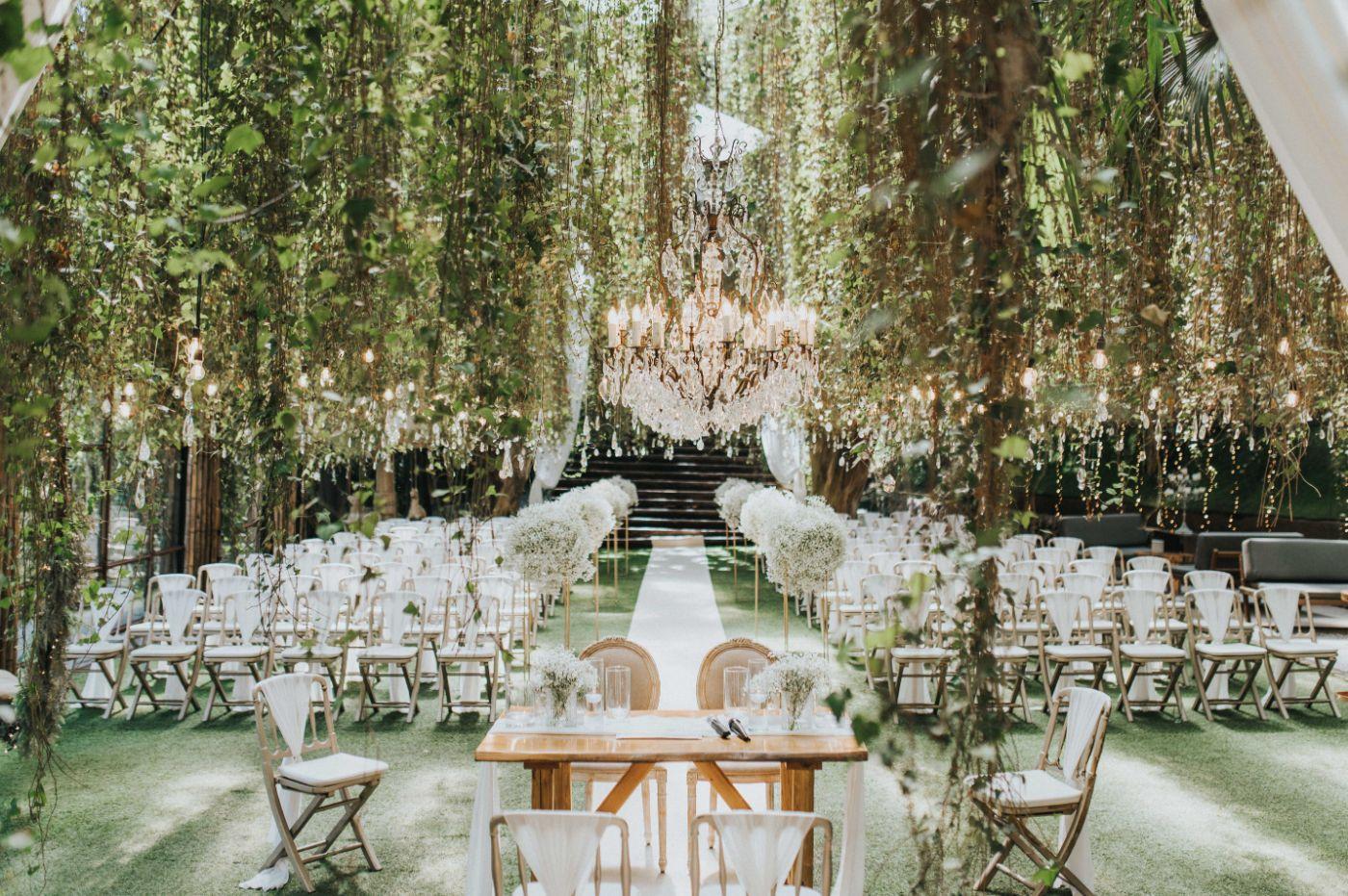 The Wedding Website of Charlotte Izzard and William Silcock