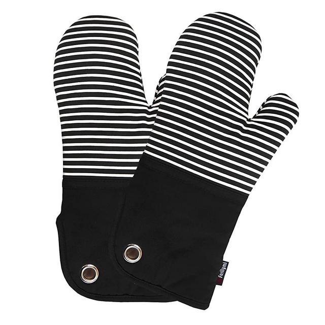 Silicone Groment Oven Mitts with Heat Resistant Non-Slip Set of 2, Cotton Quilting Lining, Oven Gloves and Pot Holders Kitchen Set for BBQ Cooking Baking, Grilling, Barbecue, Machine Washable Black-W