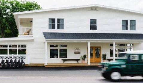 The Wedding Website of Mia Schoonmaker and Riley Hewitt