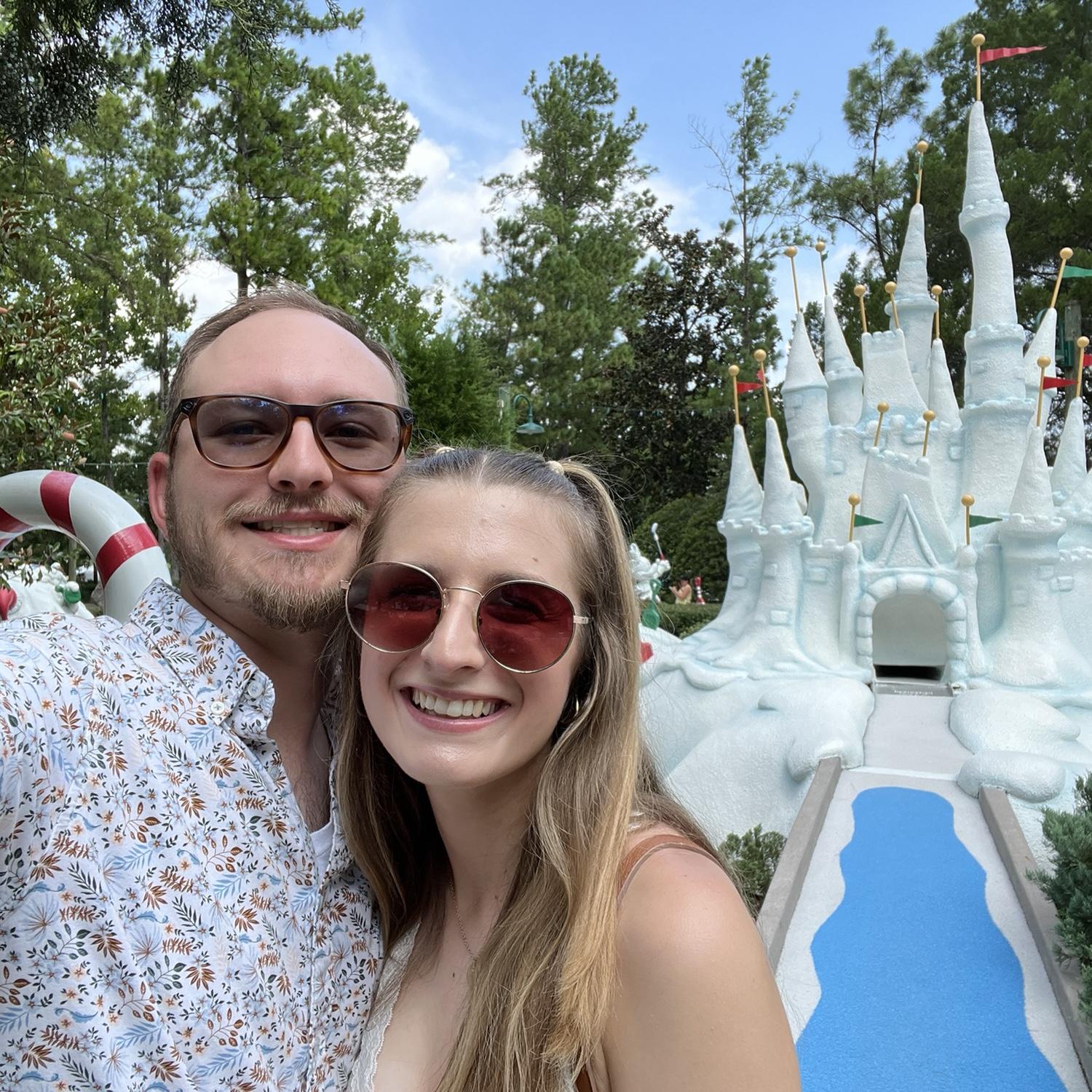Our love story started with a mini golf date almost 5 years ago 🥰 Mini golf dates are definitely our favorites and we always try to get a game in whenever we travel somewhere new!