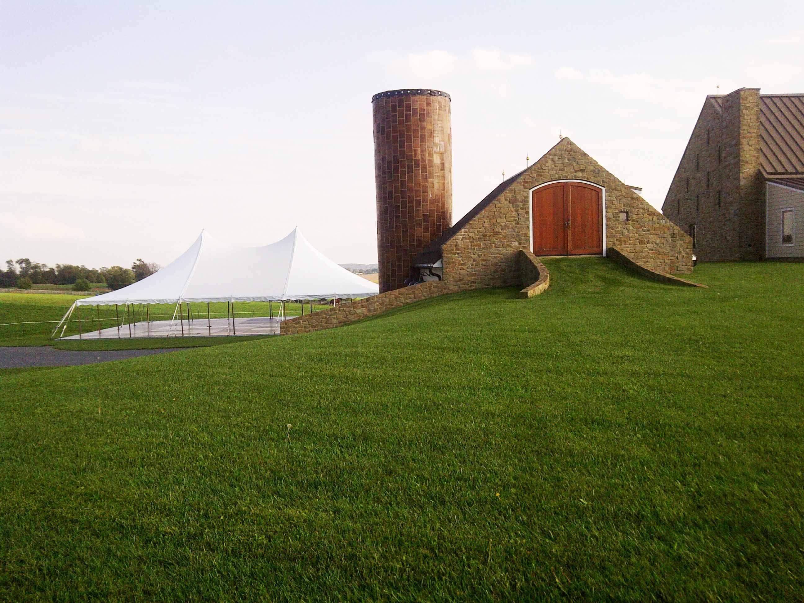 The Wedding Website of Hilary Burkholder and Tuck Ryan