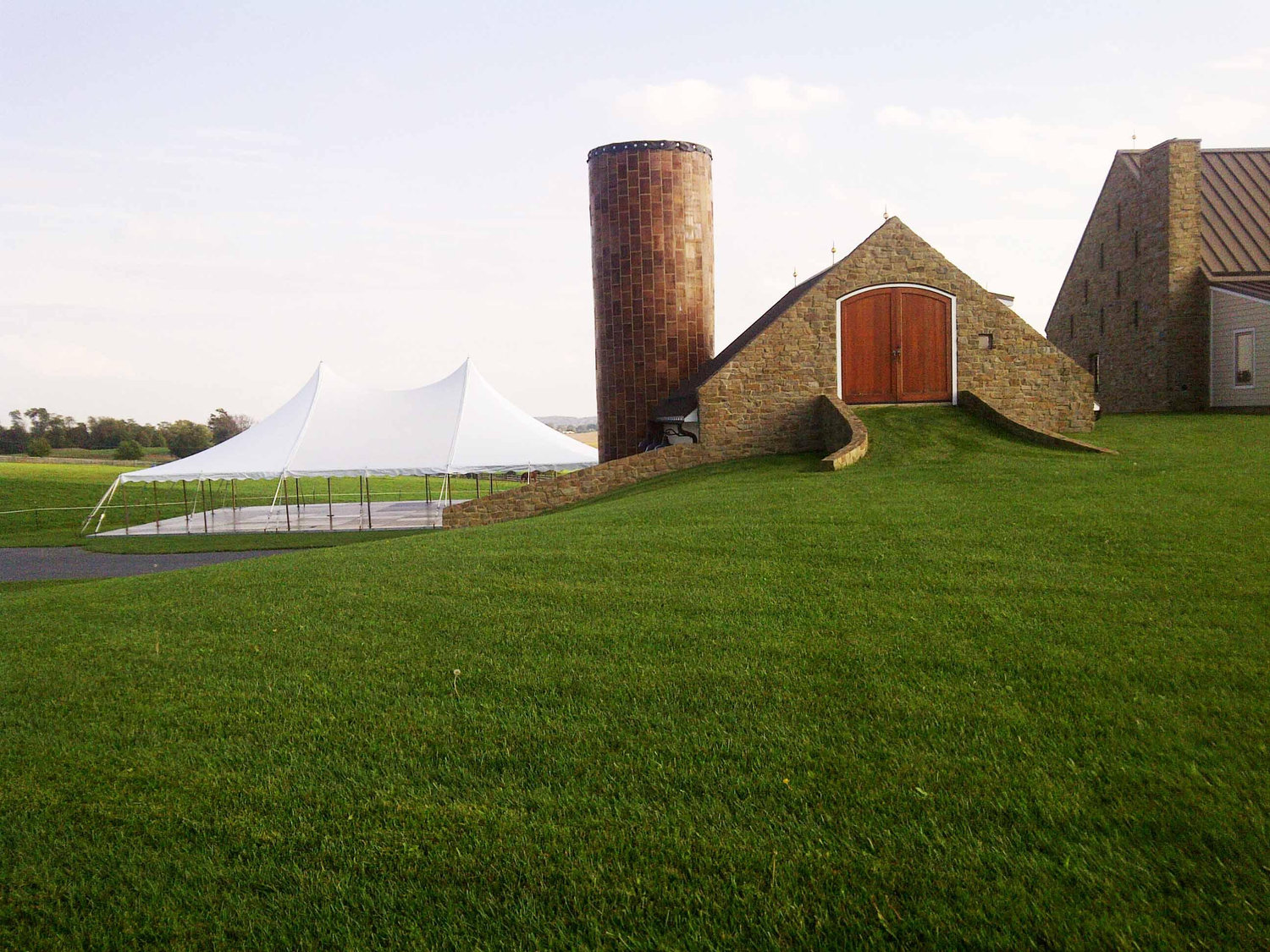 The Wedding Website of Hilary Burkholder and Tuck Ryan