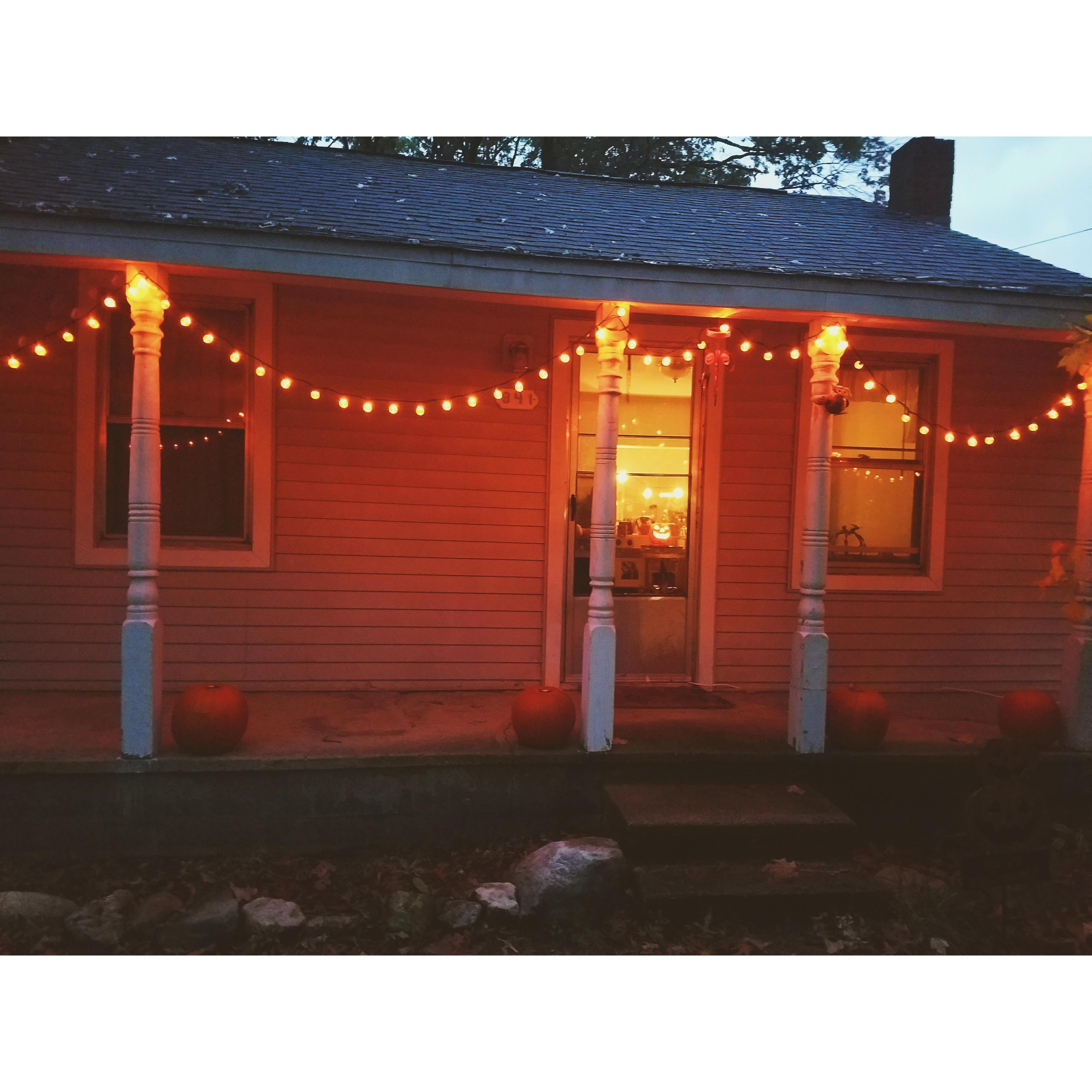 October 31st, 2017:
Samantha and Emilio's house on halloween! 🎃