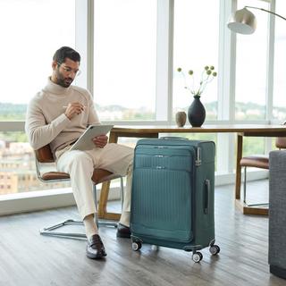 Silhouette 18 Softside Medium Expandable Spinner