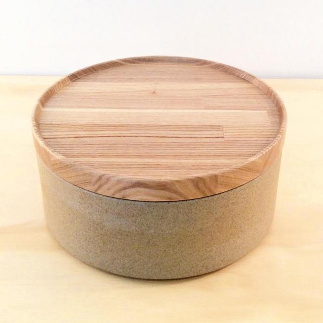 HASAMI PORCELAIN MEDIUM BOWL + LID - SAND