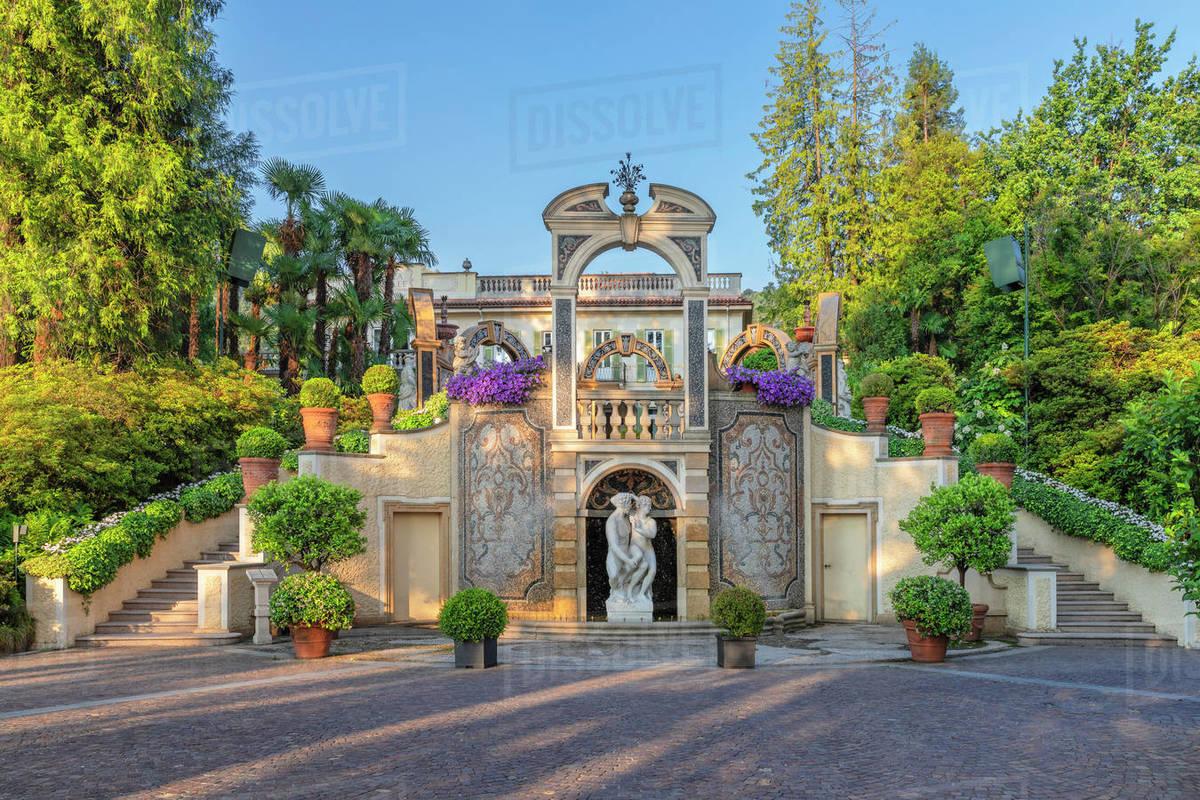 The Wedding Website of Cristina Vittoni and Edward Elles