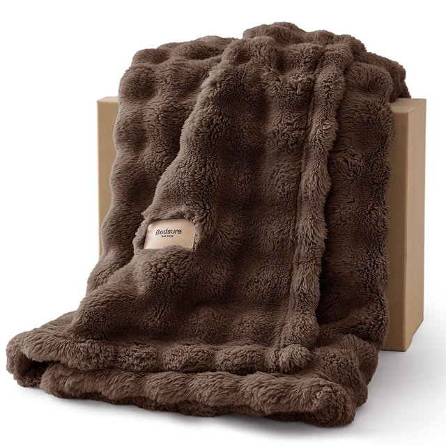 Bedsure 3D Fleece Bubble Blanket for Couch - GentleSoft Brown Twin Blanket for Sofa Bed Room Decor - Luxury Soft Cozy Gifts for Women, Lightweight, All Seasons, Brown, 60"×80"