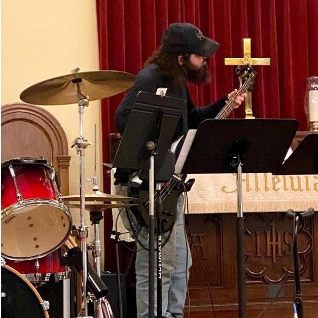 Mid Worship, Strumming that bass!