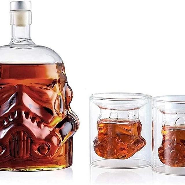 Stormtrooper Bottle,Transparent Creative Whiskey Set with 2 Glasses, Whiskey Carafe,750ml Whiskey Glass Carafe Distilled Water Cup
