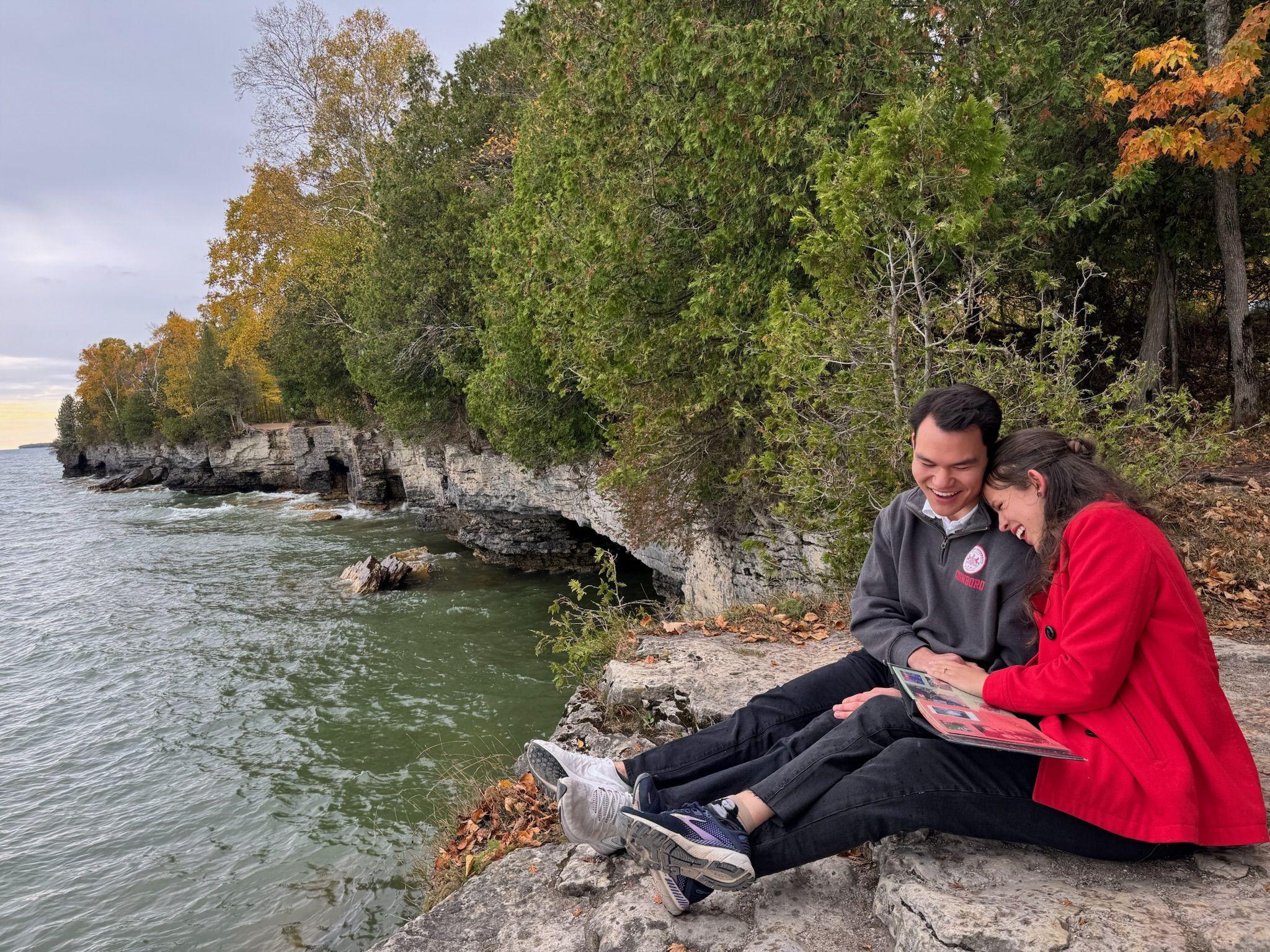 The Wedding Website of Jett Su and Roxanna Storms