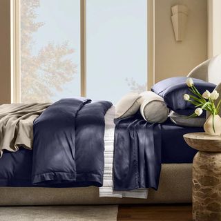 Signature Hemmed 4-Piece Organic Cotton Sheet Set